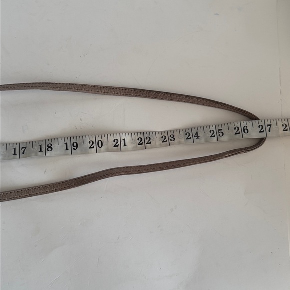 Hobo International Taupe Leather Top Handle Kisslock Snap Mini Crossbody Strap - Picture 8 of 8